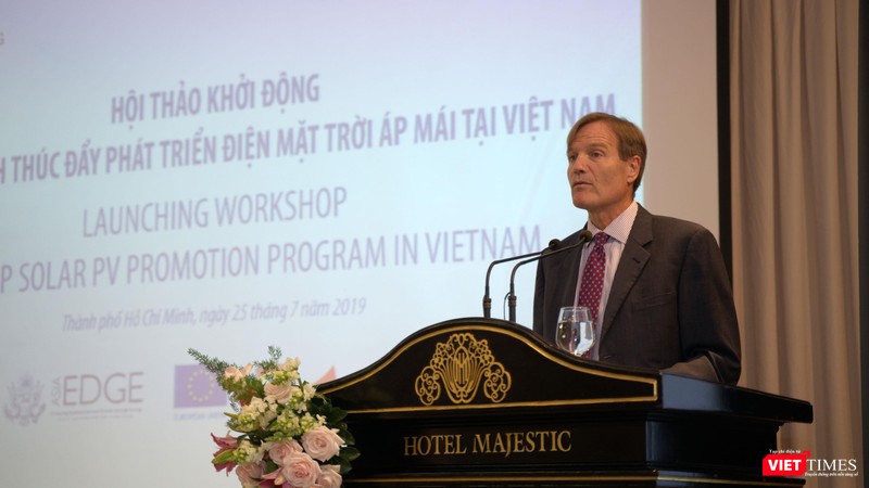 Giám đốc Cơ quan Phát triển Quốc tế Hoa Kỳ (USAID) tại Việt Nam, ông Michael Greene