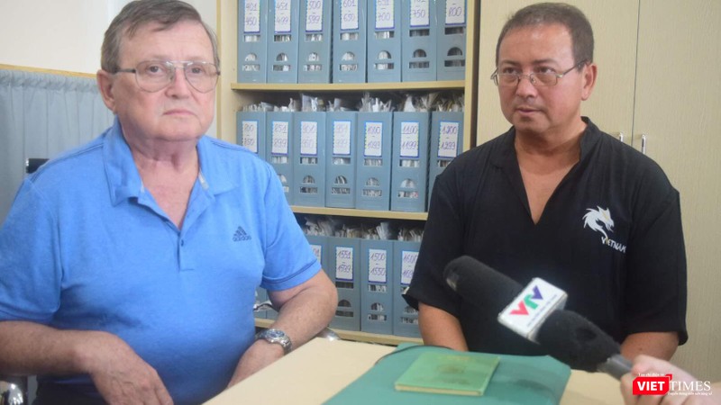 Cuối cùng, sau 50 năm thất lạc, đạo diễn đã tìm lại được người cha ruột thịt nhưng niềm vui chưa trọn vẹn Cuối cùng, sau 50 năm thất lạc, đạo diễn đã tìm lại được người cha ruột thịt nhưng niềm vui chưa trọn vẹn