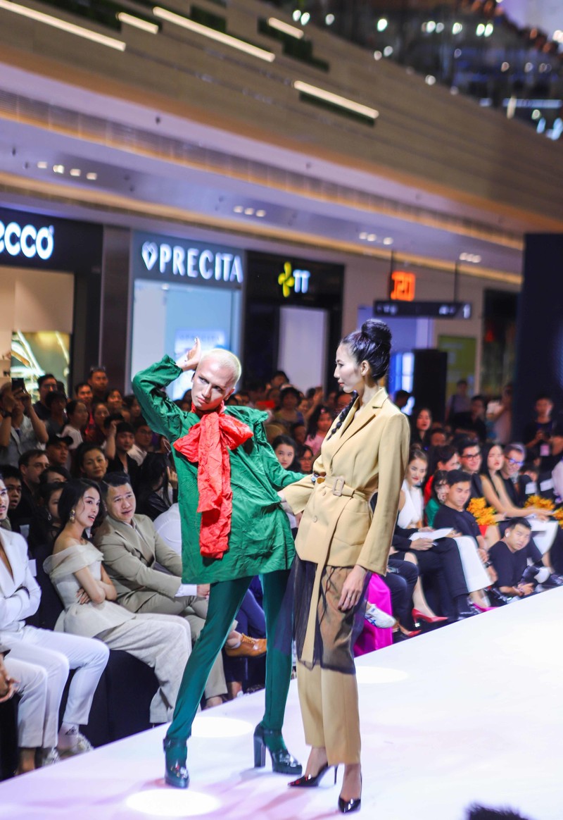 Không chỉ đẹp và cá tính, mỗi màn trình diễn có thông điệp riêng Không chỉ đẹp và cá tính, mỗi màn trình diễn có thông điệp riêng