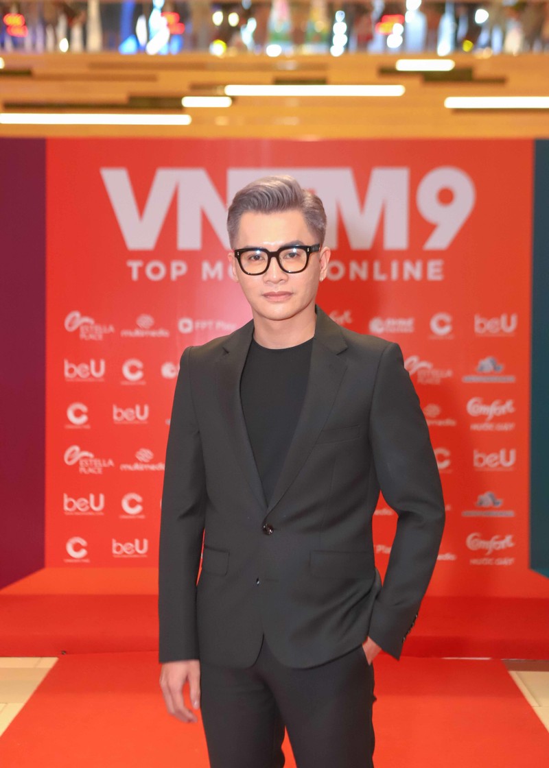 Chuyên gia trang điểm Nam Trung Chuyên gia trang điểm Nam Trung