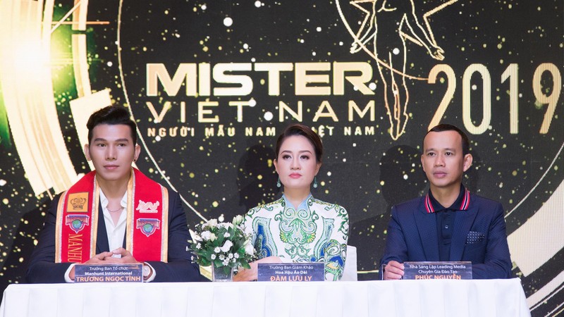 Siêu mẫu Trương Ngọc Tình (Trưởng BTC Mister Việt Nam 2019), trưởng BGK chuyên môn - Hoa hậu Áo dài Đàm Lưu Ly và chuyên gia đào tạo Phúc Nguyễn