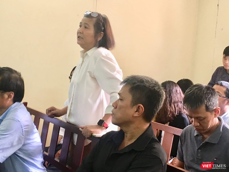 Bà Phan Thị Mỹ Hạnh có ý kiến tại phiên xử sáng 20/8 Bà Phan Thị Mỹ Hạnh có ý kiến tại phiên xử sáng 20/8