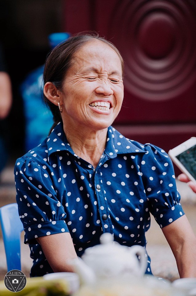 Bà Tân Vlog lên sóng truyền hình với phong cách giản dị Bà Tân Vlog lên sóng truyền hình với phong cách giản dị