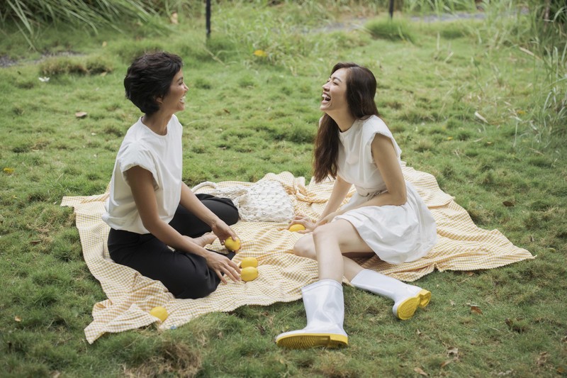 H'Hen Niê mạnh mẽ cá tính còn Lệ Hằng thì duyên dáng, quyến rũ