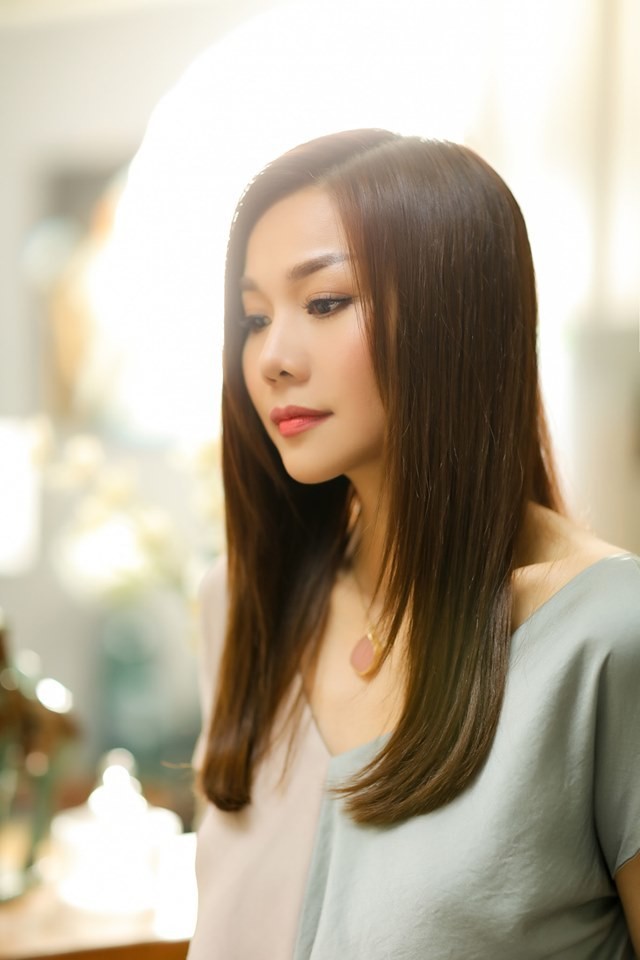 Thanh Hằng tươi trẻ và luôn thể hiện đẳng cấp khiến lứa đàn em khó đuổi kịp