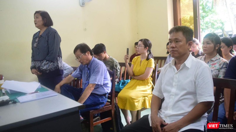 Bà Phan Thị Mỹ Hạnh phát biểu khẳng định tại phiên tòa hôm 16/7 hoàn toàn không biết Quyền sở hữu và Quyền tác giả có đồng nhất (là một quyền) hay không. Bà Phan Thị Mỹ Hạnh phát biểu