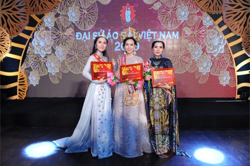 Đại sứ 1 Áo dài Việt Nam Trương An Xinh, Đại sứ 2 Lê Thị Bích Nhân, Đại sứ 3 Nguyễn Thị Ngọc Diễm