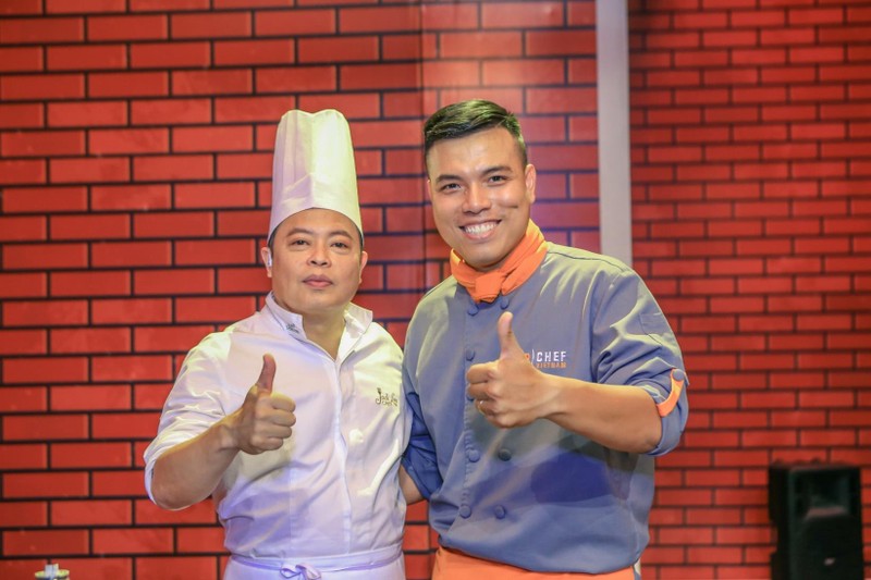 Best chef tập 3 - Chef Hoàn Cường và Giám khảo Jack Lee Best chef tập 3 - Chef Hoàn Cường và Giám khảo Jack Lee