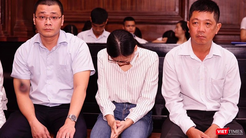 Các bị cáo khác trong số 12 bị cáo có mặt tại phiên tòa Các bị cáo khác trong số 12 bị cáo có mặt tại phiên tòa