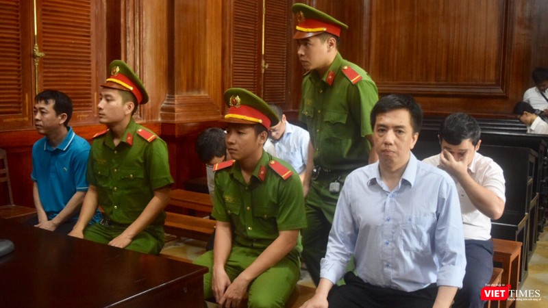 Bị cáo Võ Mạnh Cường bị đề xuất 20 năm tù, liên tục tìm cách “quậy” trong các phiên tòa Bị cáo Võ Mạnh Cường liên tục tìm cách “quậy” trong các phiên tòa