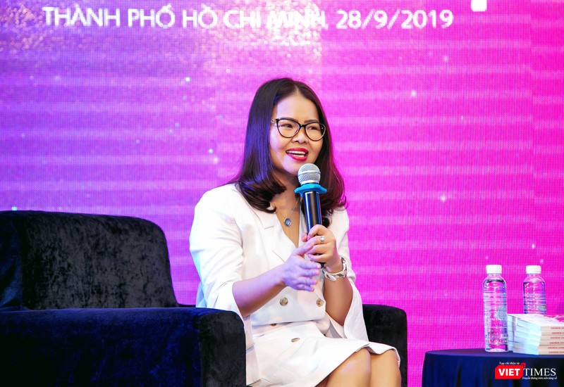 Bà Hằng nhấn mạnh thông điệp về việc người làm mất năng suất của doanh nghiệp thường chính là ông bà chủ chứ không phải nhân viên Bà Hằng nhấn mạnh thông điệp về việc người làm mất năng suất của doanh nghiệp thường chính là ông bà chủ chứ không phải nhân viên