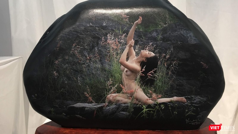 Dự án đưa ảnh khỏa thân nghệ thuật từ phòng ngủ ra phòng khách?