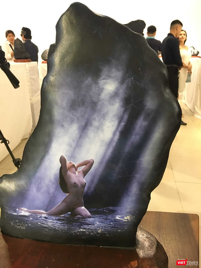 Tác phẩm trưng bày tại phòng triển lãm Hội Mỹ thuật TP.HCM