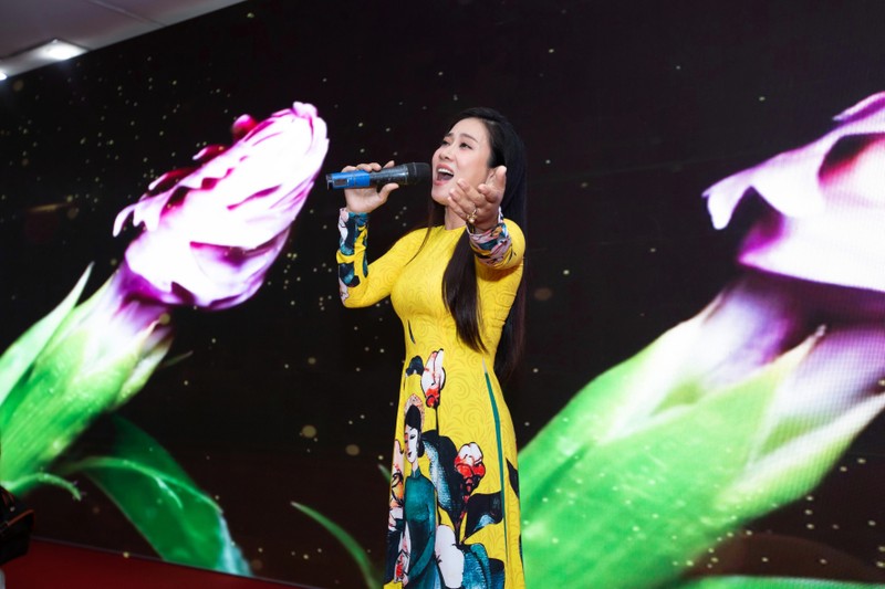 NSƯT Vân Khánh cũng có mặt ủng hộ Tết Việt Canh Tý 2020 NSƯT Vân Khánh cũng có mặt ủng hộ Tết Việt Canh Tý 2020