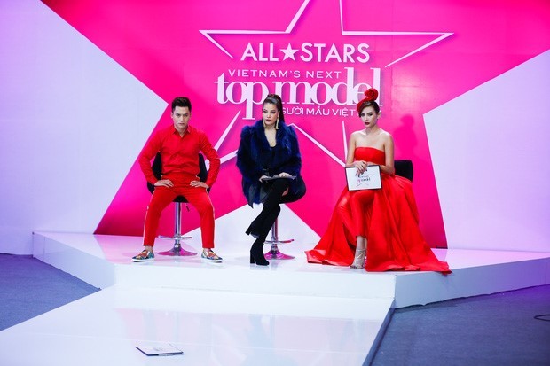 Trương Ngọc Ánh là host “Vietnam's Next Top Model mùa All Stars” cùng siêu mẫu Võ Hoàng Yến và Giám đốc sáng tạo Nam Trung