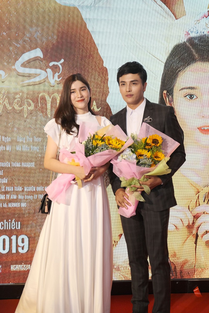 Diễn viên Thái Ngân, Mai Hiểu Đông