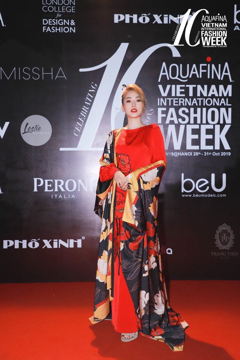 Á hậu Phương Nga diện trang phục trong BST mới nhất từ Nhà thiết kế Adrian Anh Tuấn