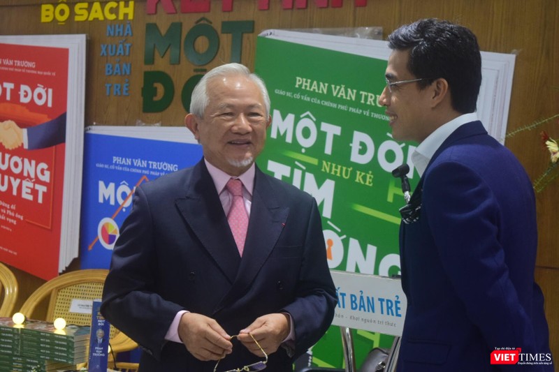 Cuốn sách nào của GS Phan Văn Trường ra đời cũng tạo nhiều cảm hứng cho bạn đọc Cuốn sách nào của GS Phan Văn Trường ra đời cũng tạo nhiều cảm hứng cho bạn đọc