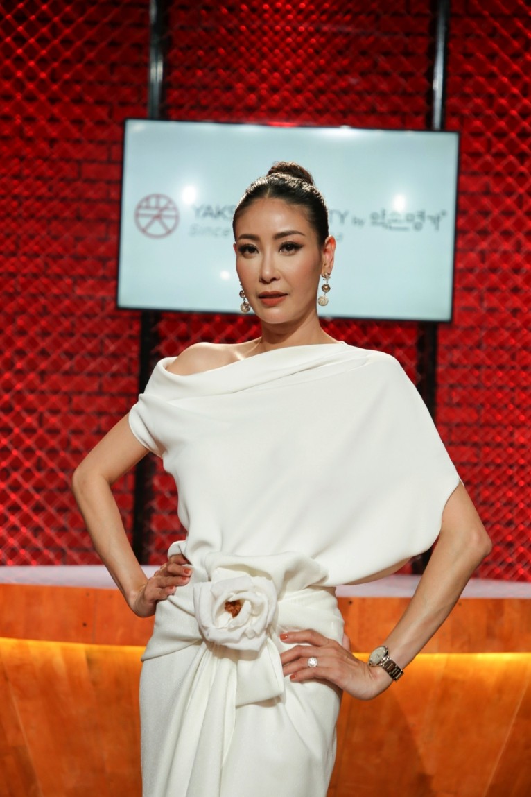 Thể hiện thần thái vui tươi Thể hiện thần thái vui tươi