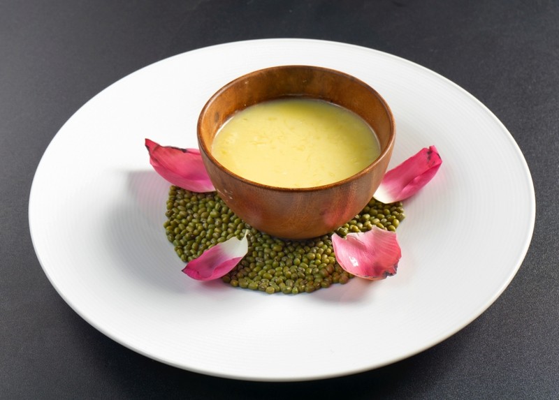 Chef Văn Hưng có món Chè bắp yến hạt sen Chef Văn Hưng có món Chè bắp yến hạt sen