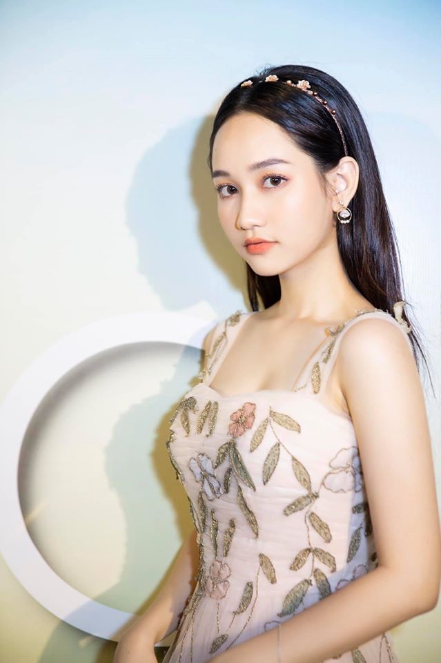 Cận cảnh nhan sắc của nữ diễn viên chính Trúc Anh Cận cảnh nhan sắc của nữ diễn viên chính Trúc Anh