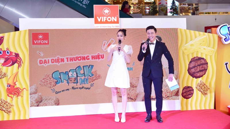 Những khoảnh khắc giao lưu thú vị cùng nữ diễn viên trẻ Những khoảnh khắc giao lưu thú vị cùng nữ diễn viên trẻ