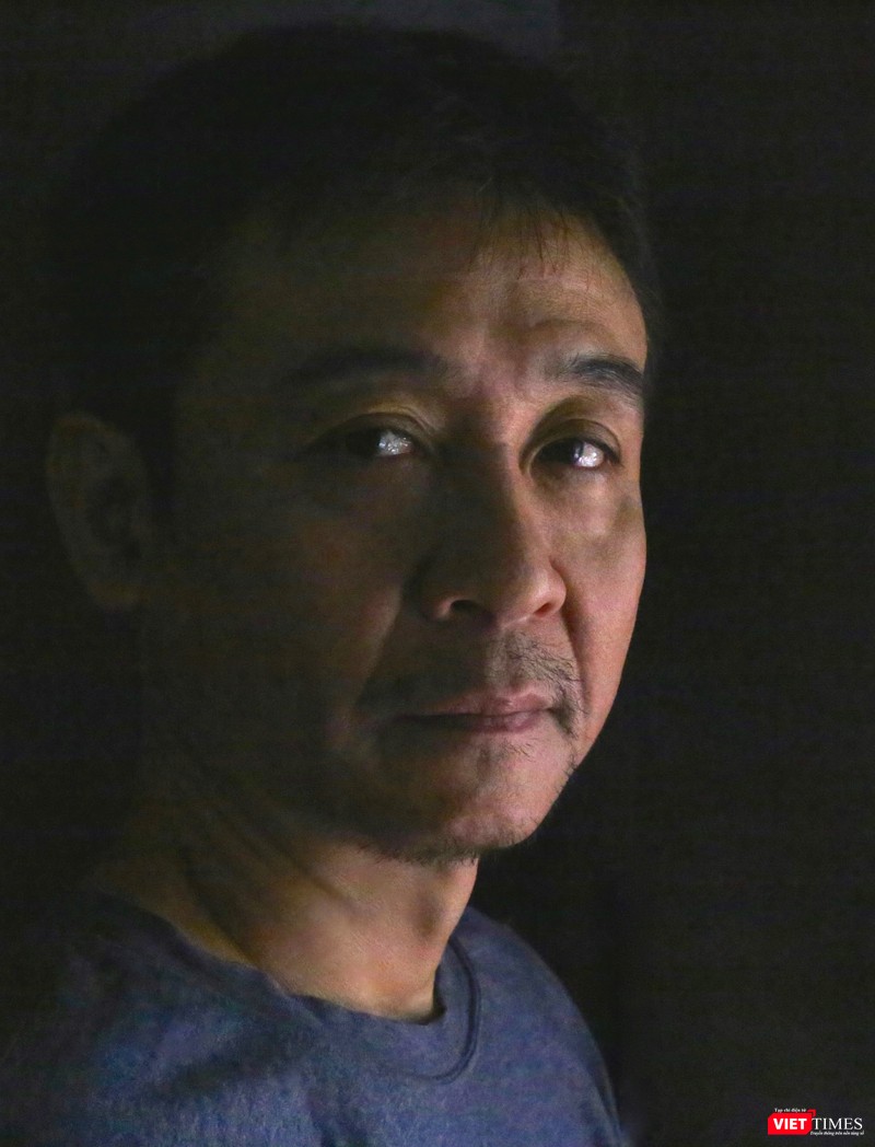 Bức phù điêu không thể tự “nhảy” ra sân Trường Mỹ thuật Việt Nam ảnh 1 Họa sĩ, giám tuyển Trần Lương dẫn rất nhiều đoàn họa sĩ ra nước ngoài tham gia các hoạt động mỹ thuật