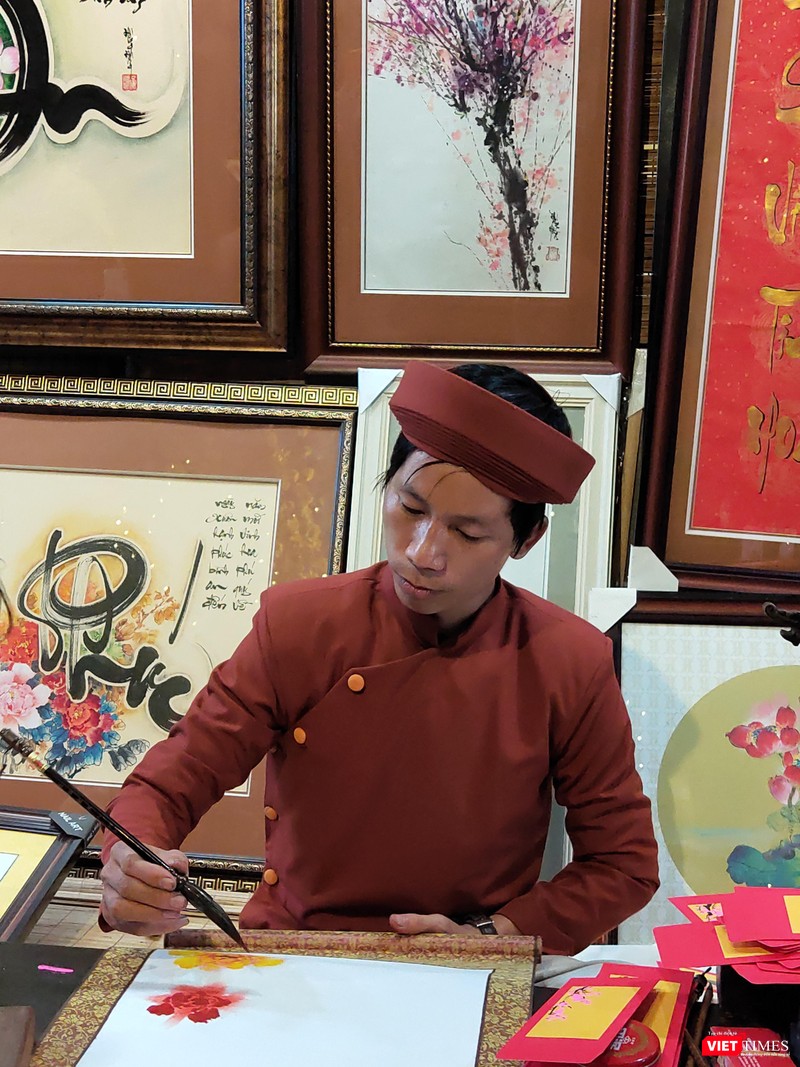 Mỗi bức tranh Tết mang một vẻ đẹp khác nhau