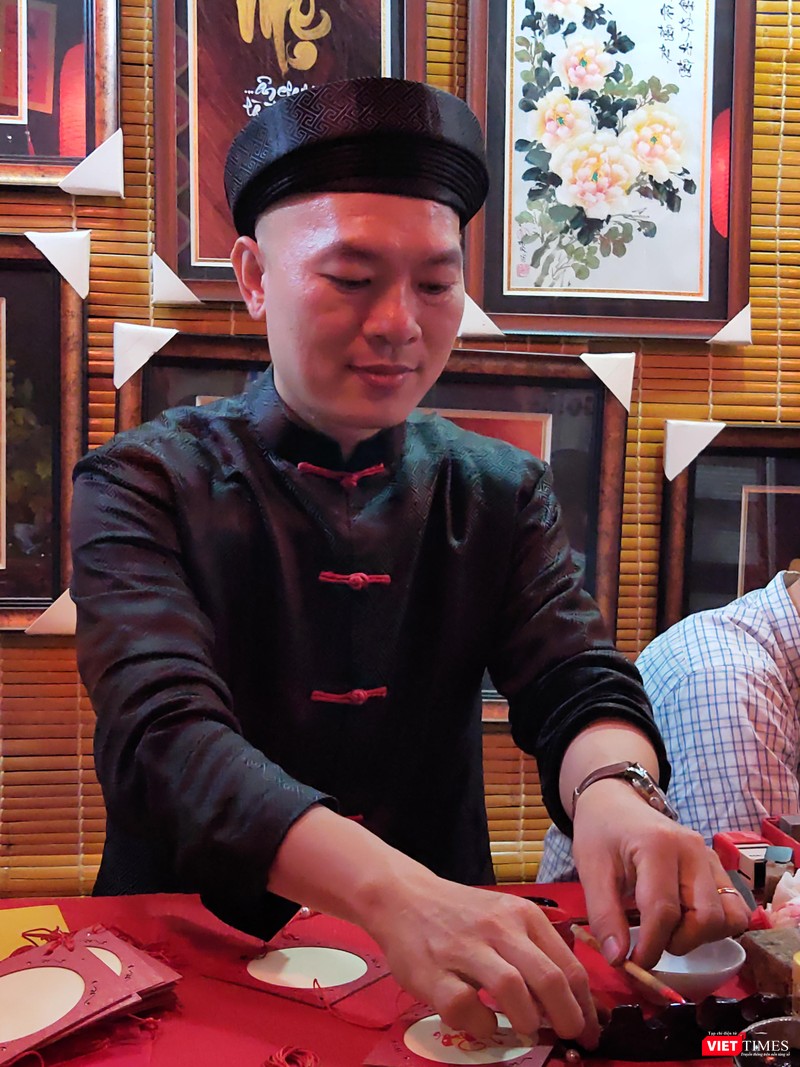 "Ông đồ" ngày nay tràn đầy sức sống như mùa xuân đang về