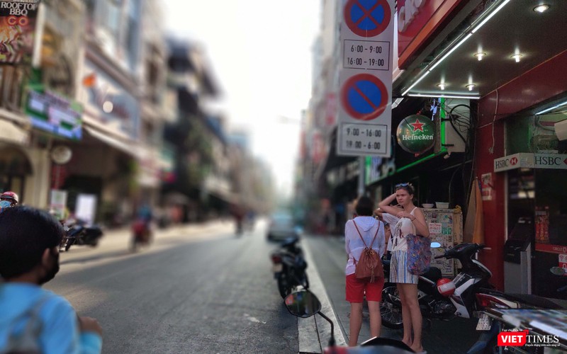 Du khách hờ hững với các nhà hàng Du khách hờ hững với các nhà hàng