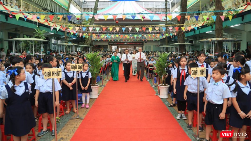Học sinh trường Tiểu học Lương Định Của (Quận 3, TP.HCM) trong Lễ sơ kết Học kỳ 1, trước khi nghỉ Tết nguyên đán (Ảnh: Hòa Bình) Học sinh trường Tiểu học Lương Định Của (Quận 3, TP.HCM) trong Lễ sơ kết Học kỳ 1, trước khi nghỉ Tết nguyên đán (Ảnh: Hòa Bình)