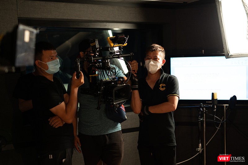 Nhưng toàn bộ thời gian sản xuất chỉ có 4 ngày Nhưng toàn bộ thời gian sản xuất chỉ có 4 ngày