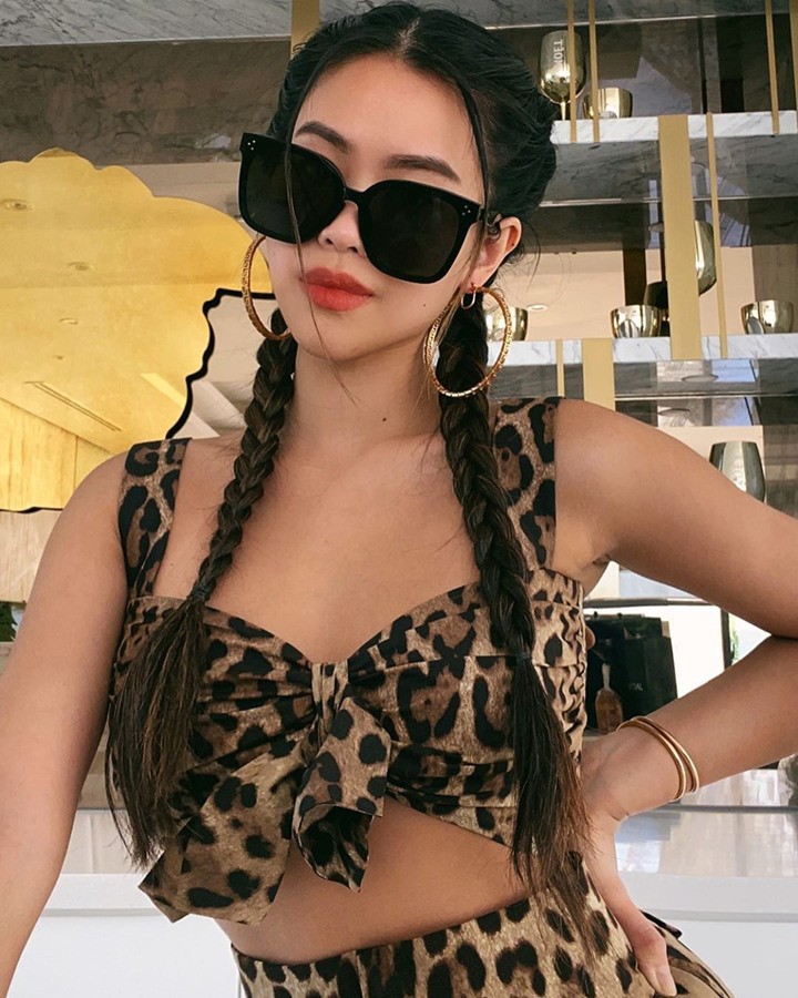 Tiên Nguyễn có gu thời trang khác hẳn chị dâu Tăng Thanh Hà. Lúc nào cũng thấy hot girl khoe vẻ đẹp khỏe khoắn, mạnh mẽ. Tiên Nguyễn có gu thời trang khác hẳn chị dâu Tăng Thanh Hà. Lúc nào cũng thấy hot girl khoe vẻ đẹp khỏe khoắn, mạnh mẽ.
