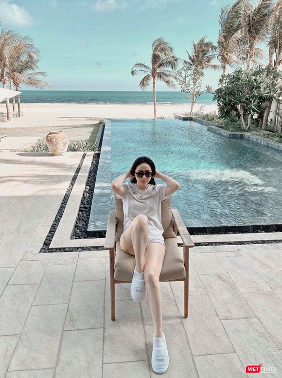 Ca sĩ Bảo Thy tại khu resort sang chảnh để cách ly