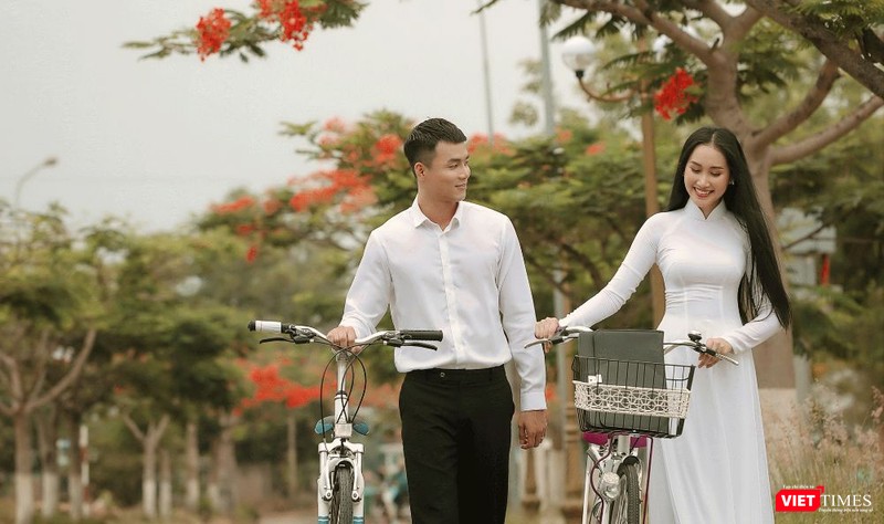 Những khoảnh khắc áo trắng sân trường dưới ống kính của nhiếp ảnh gia Lý Võ Phú Hưng Những khoảnh khắc áo trắng sân trường dưới ống kính của nhiếp ảnh gia Lý Võ Phú Hưng