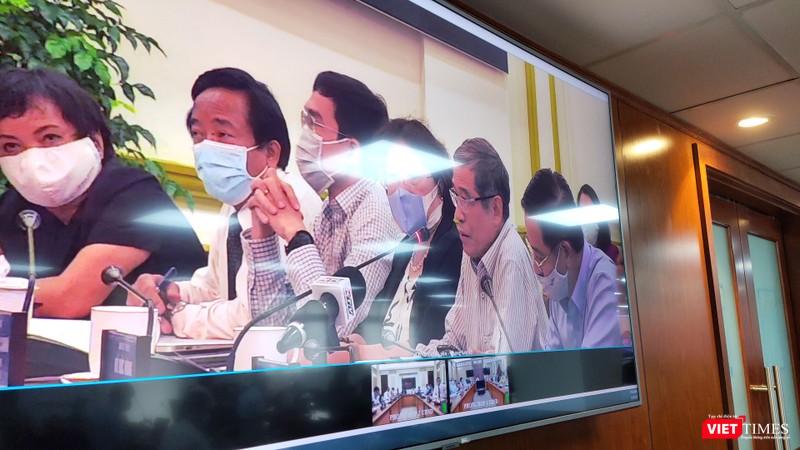 Nhà khoa học, GS.TS Hồ Đức Hùng, chuyên gia kinh tế hiến kế tại tọa đàm (Ảnh: Hòa Bình) Các nhà khoa học, chuyên gia kinh tế hiến kế tại tọa đàm (Ảnh: Hòa Bình)