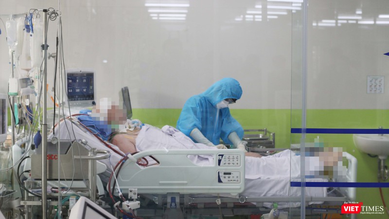 Các BS chăm sóc cho bệnh nhân 91 tại Khoa HSCC BV Chợ Rẫy chiều 27/5 (Ảnh: BVCR) Các BS chăm sóc cho bệnh nhân 91 tại Khoa HSCC BV Chợ Rẫy chiều 27/5 (Ảnh: BVCR)