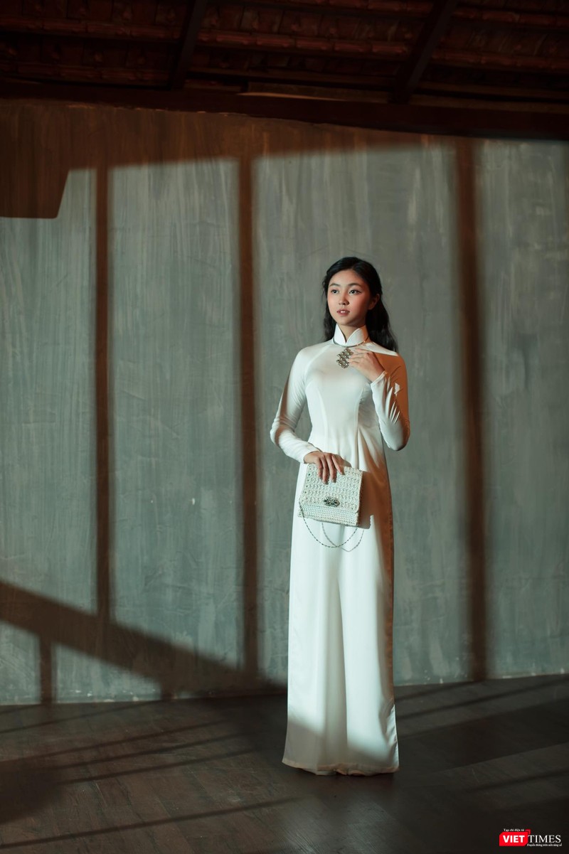 Đại sứ Áo dài Việt Nam Bảng Thiếu nhi Vũ Trần Bảo Nguyên trong BST áo dài mới của NTK Việt Hùng