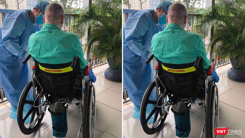 Bệnh nhân 91 đã cai ECMO, bỏ máy thở, đi dạo tắm nắng với xe lăn, tập đi với sự trợ giúp của BS