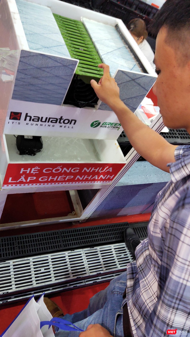 Hệ cống composite lắp ghép nhanh thu hút sự chú ý (Ảnh: Hòa Bình) Hệ cống composite lắp ghép nhanh thu hút sự chú ý (Ảnh: Hòa Bình)