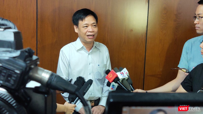 Ông Lê Quốc Cường – Phó Giám đốc Sở Thông tin và Truyền thông trả lời báo chí (Ảnh: Hòa Bình) Ông Lê Quốc Cường – Phó Giám đốc Sở Thông tin và Truyền thông trả lời báo chí (Ảnh: Hòa Bình)