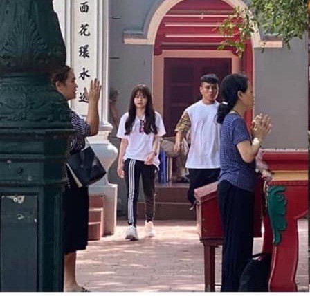 Quang Hải - Huỳnh Anh bị bắt gặp đi phủ Tây Hồ cùng nhau