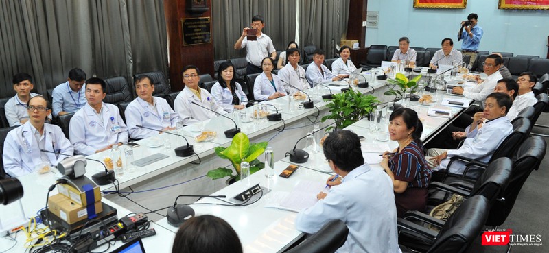 Các BS có mặt tại cuộc hội chẩn online đầu cầu Chợ Rẫy (Ảnh: Nguyễn Á)