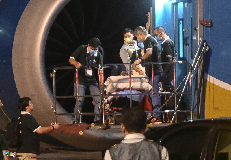 Chiếc máy bay đưa bệnh nhân 91 về quê hương Anh (Ảnh: Zing) Chiếc máy bay đưa bệnh nhân 91 về quê hương Anh (Ảnh: Zing)