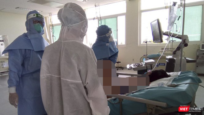 Bệnh nhân có bệnh nền phải thở máy trong BV Đà Nẵng (Ảnh: Hồ Xuân Mai) Bệnh nhân có bệnh nền phải thở máy trong BV Đà Nẵng (Ảnh: Hồ Xuân Mai)