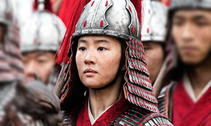 Củng Lợi trong phim Mulan (Ảnh: Disney) Củng Lợi trong phim Mulan - Ảnh: Disney