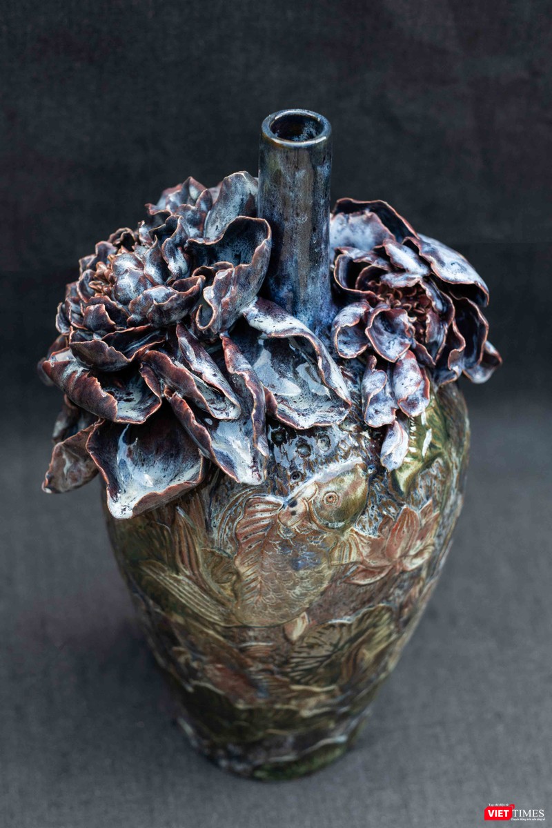 Tác phẩm trong bộ Cửu ngư mẫu đơn Tác phẩm trong bộ Cửu ngư mẫu đơn