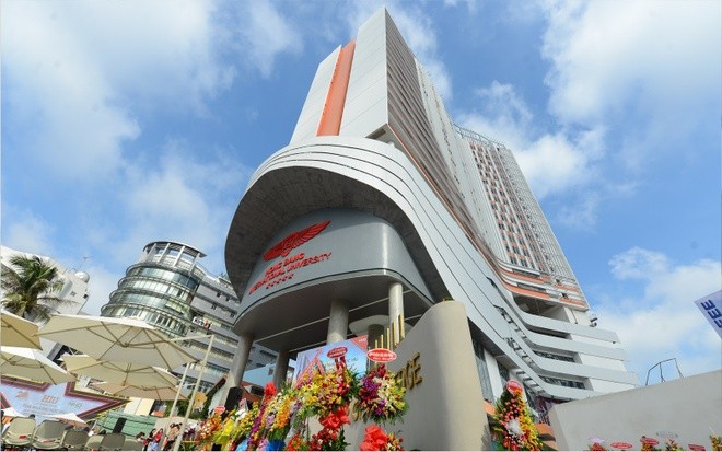 Đại học Hồng Bàng (TP.HCM) vừa gây xôn xao dư luận vì thư trúng tuyển điểm sàn gửi tới hàng trăm sinh viên - Ảnh - HIU