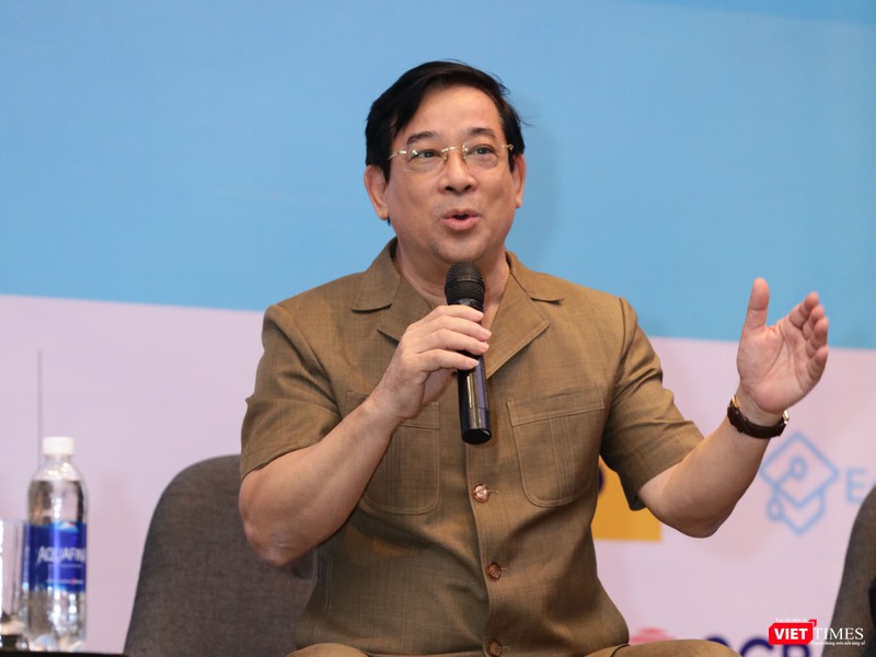 "Không thể thiếu nhận thức, phải có phương pháp tốt, kết nối với chuẩn, xây dựng được hạ tầng tốt và đồng bộ hóa tất cả các khâu thì mới sử dụng được dữ liệu có ý nghĩa" - Cục trưởng Lương Ngọc Khuê nhấn mạnh (Ảnh: TB) Không thể thiếu nhận thức, phải có phương pháp tốt, kết nối với chuẩn, xây dựng được hạ tầng tốt và đồng bộ hóa tất cả các khâu thì mới sử dụng được dữ liệu có ý nghĩa.