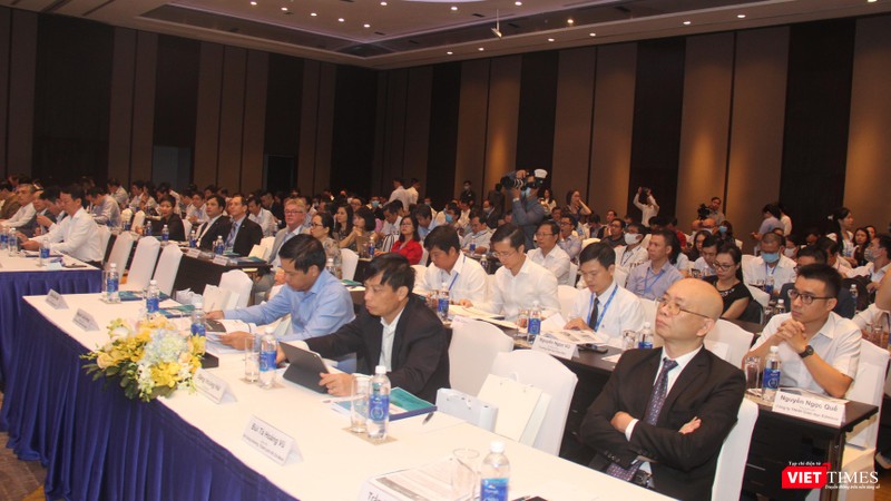 Nhiều khách mời tham dự hội nghị về Chính phủ điện tử tâm đắc với nhận định về 